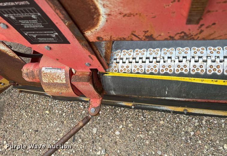 image for item DL0445 2006 HTC 2000 shouldering machine