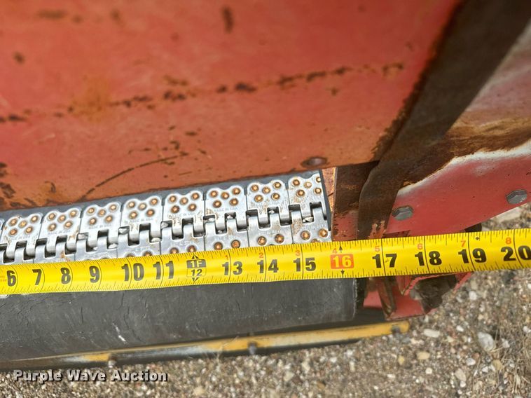 image for item DL0445 2006 HTC 2000 shouldering machine