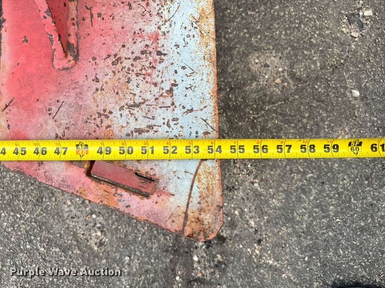 image for item DL0445 2006 HTC 2000 shouldering machine