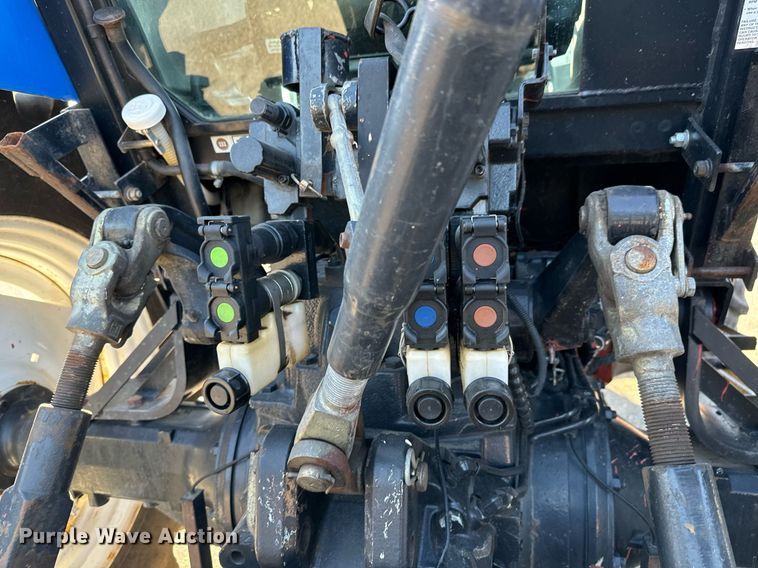 image for item DO1669 2006 New Holland TM120 MFWD tractor