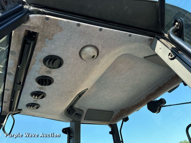 image for item DO1669 2006 New Holland TM120 MFWD tractor