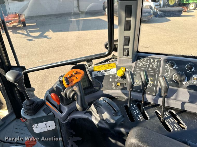 image for item DO1669 2006 New Holland TM120 MFWD tractor