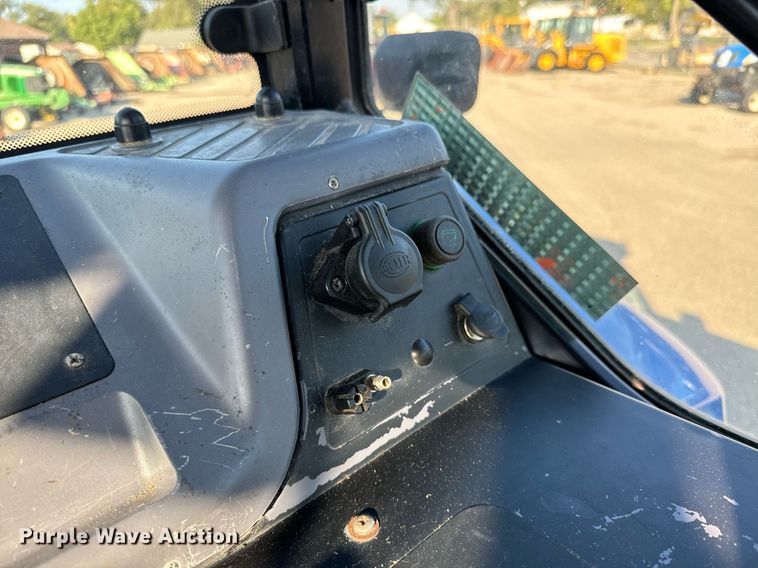 image for item DO1669 2006 New Holland TM120 MFWD tractor