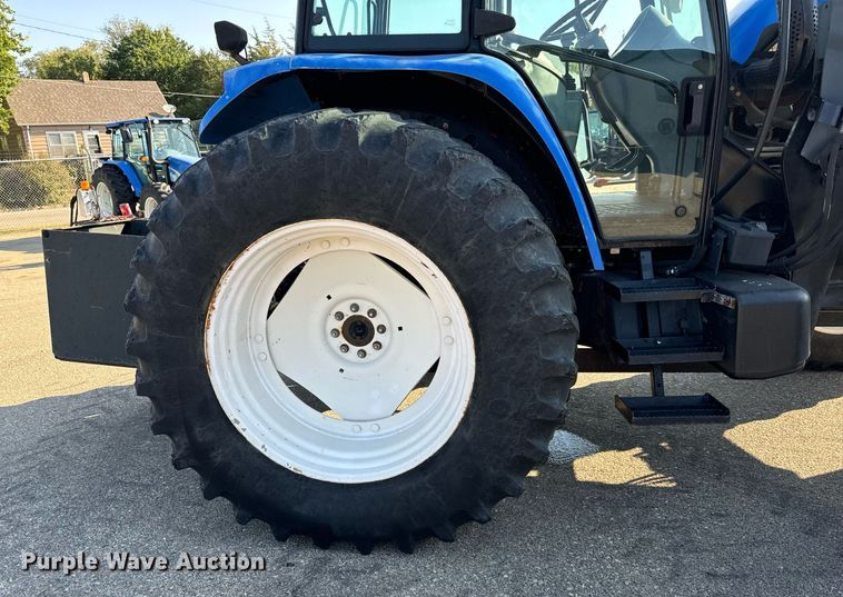 image for item DO1669 2006 New Holland TM120 MFWD tractor