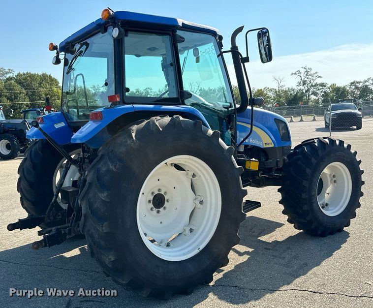 image for item DO1671 2011 New Holland T-5070 MFWD tractor