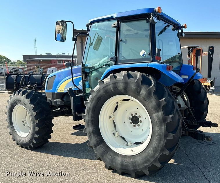image for item DO1671 2011 New Holland T-5070 MFWD tractor