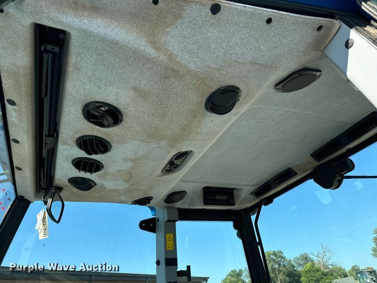 image for item DO1671 2011 New Holland T-5070 MFWD tractor