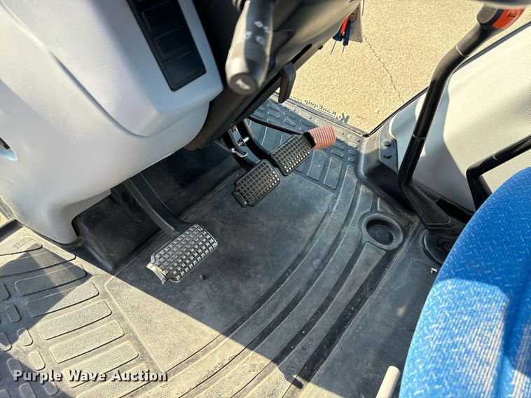 image for item DO1671 2011 New Holland T-5070 MFWD tractor