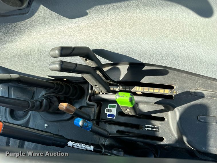 image for item DO1671 2011 New Holland T-5070 MFWD tractor