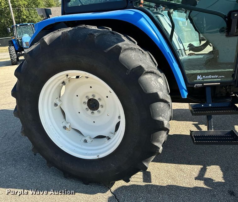 image for item DO1671 2011 New Holland T-5070 MFWD tractor