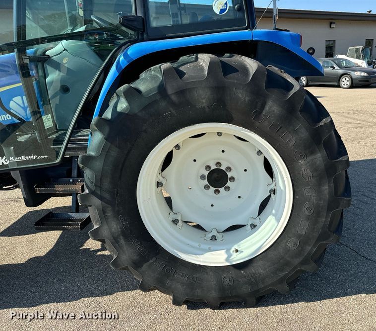 image for item DO1671 2011 New Holland T-5070 MFWD tractor