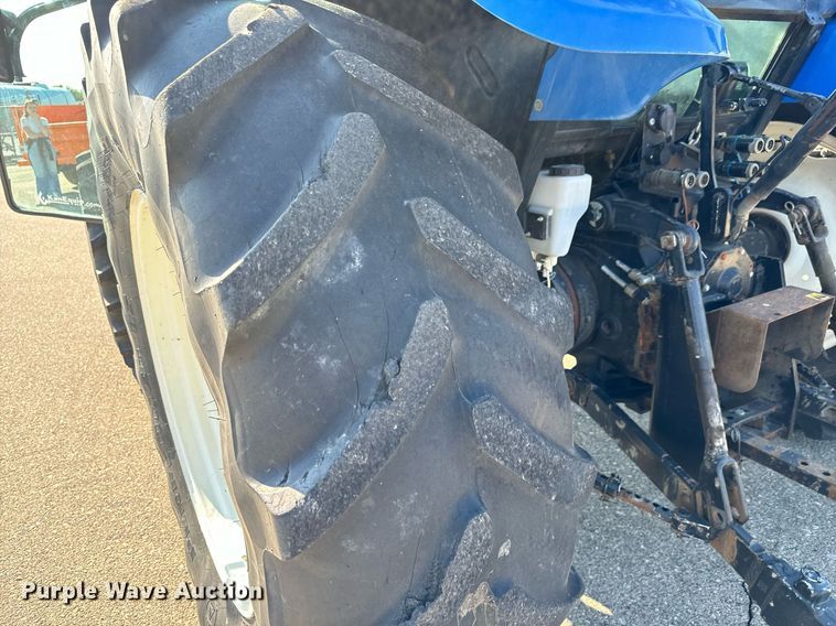 image for item DO1671 2011 New Holland T-5070 MFWD tractor