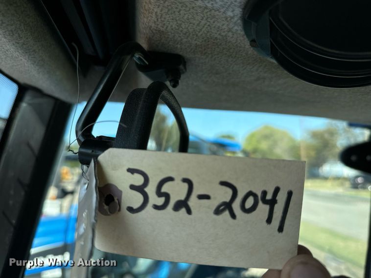 image for item DO1671 2011 New Holland T-5070 MFWD tractor