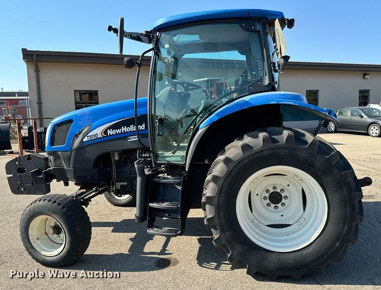 image for item DO1672 2006 New Holland TS-110A tractor