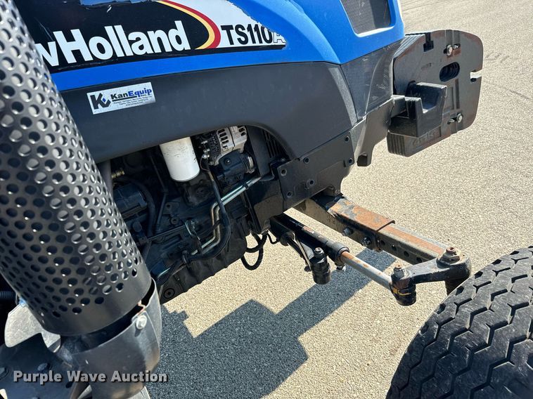 image for item DO1672 2006 New Holland TS-110A tractor