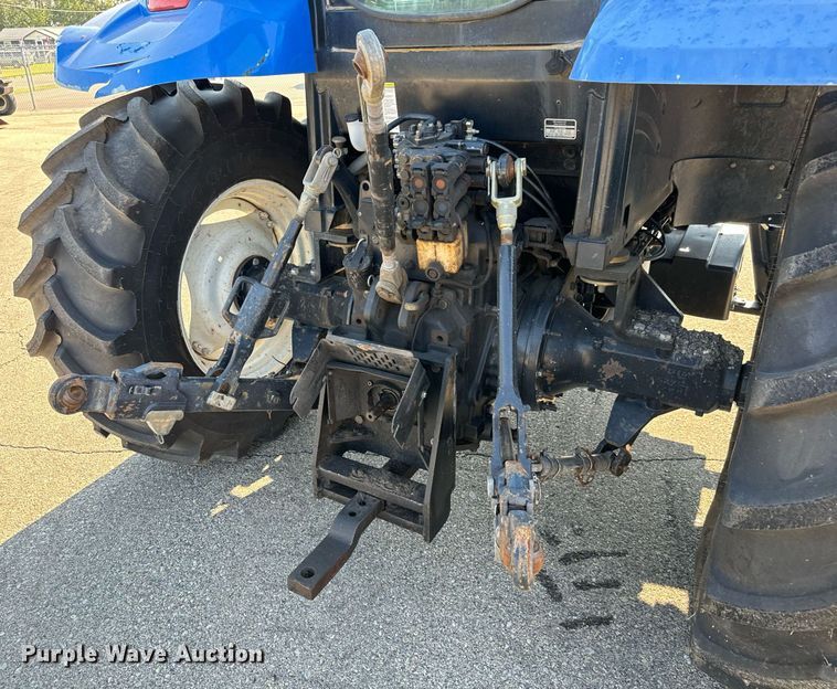 image for item DO1672 2006 New Holland TS-110A tractor