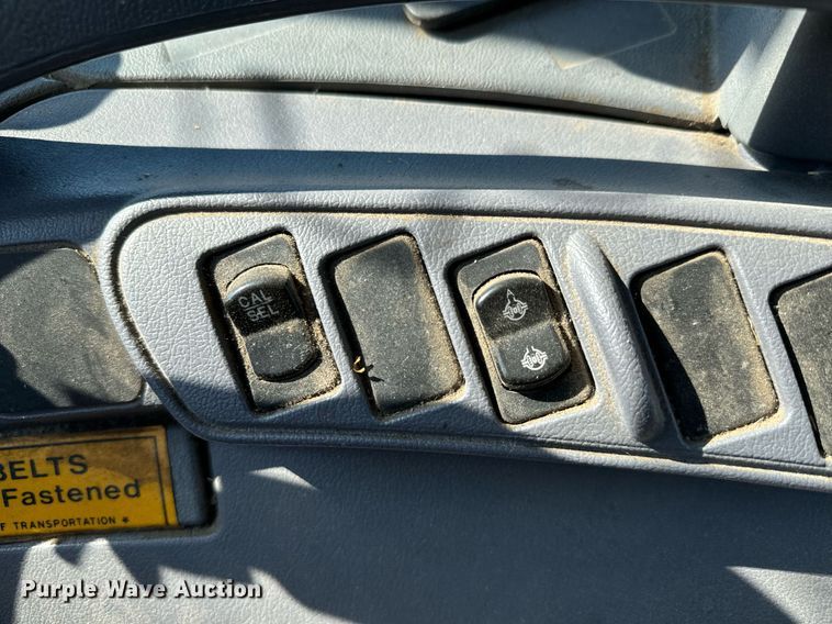 image for item DO1672 2006 New Holland TS-110A tractor