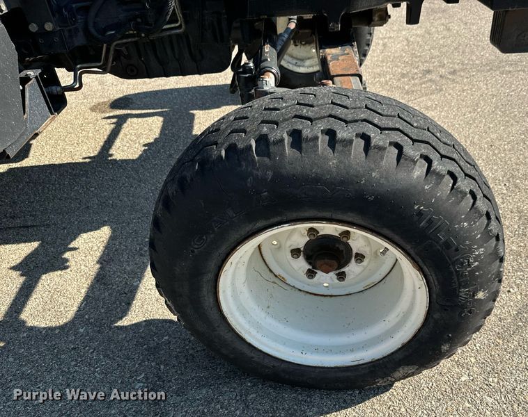 image for item DO1672 2006 New Holland TS-110A tractor