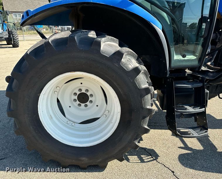 image for item DO1672 2006 New Holland TS-110A tractor