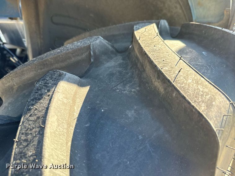 image for item DO1672 2006 New Holland TS-110A tractor