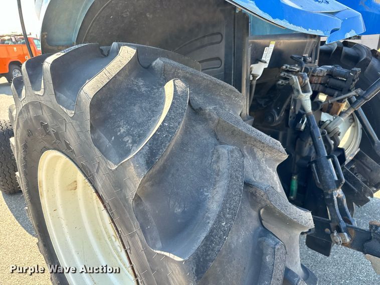 image for item DO1672 2006 New Holland TS-110A tractor