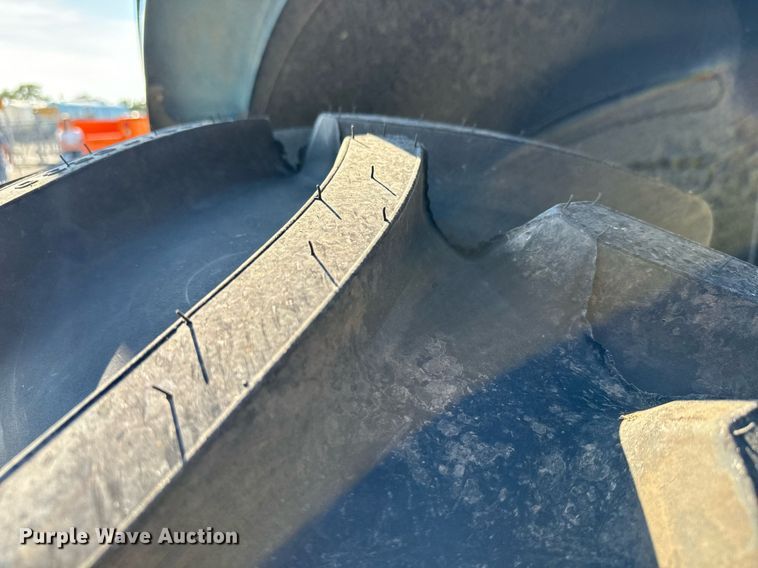 image for item DO1672 2006 New Holland TS-110A tractor