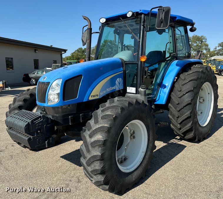 image for item DO1673 2011 New Holland T-5070 MFWD tractor