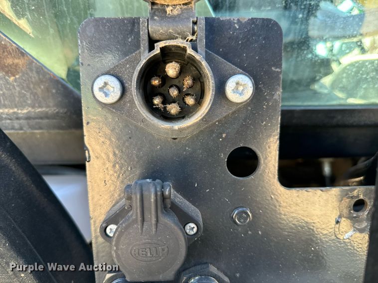 image for item DO1673 2011 New Holland T-5070 MFWD tractor