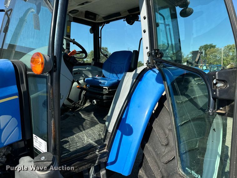 image for item DO1673 2011 New Holland T-5070 MFWD tractor