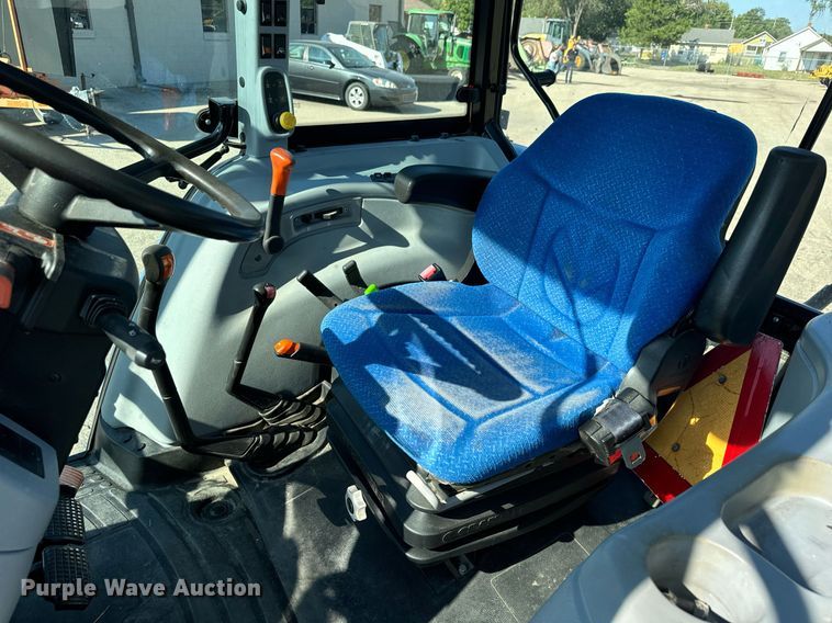 image for item DO1673 2011 New Holland T-5070 MFWD tractor
