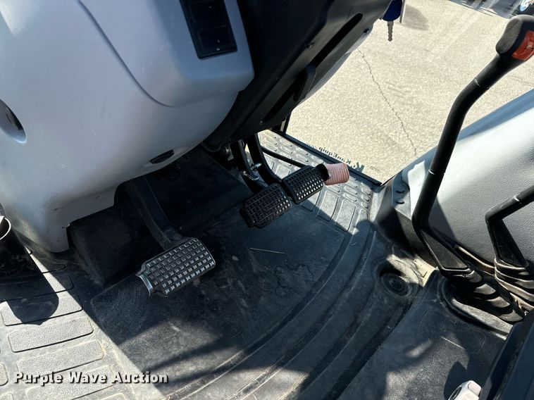 image for item DO1673 2011 New Holland T-5070 MFWD tractor