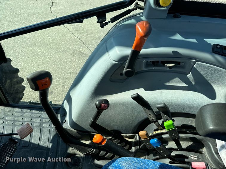 image for item DO1673 2011 New Holland T-5070 MFWD tractor