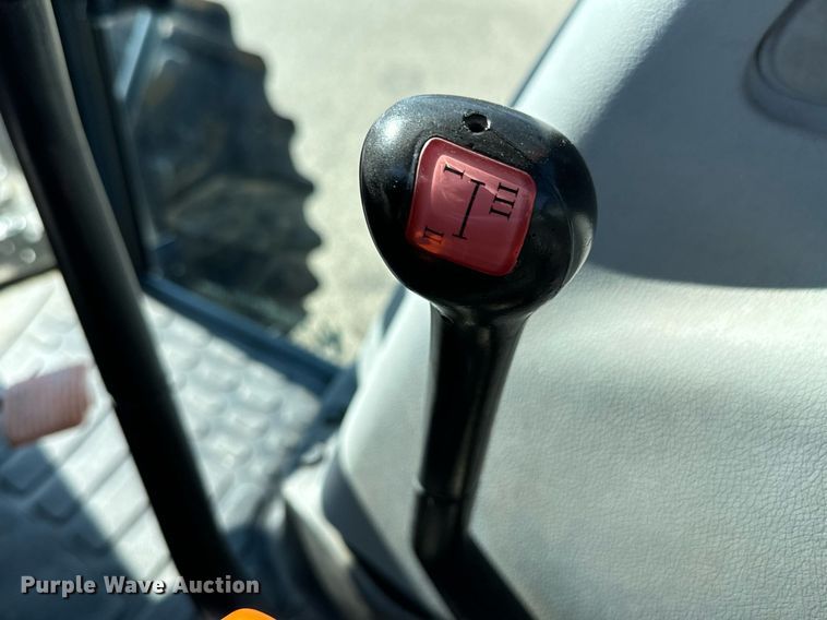 image for item DO1673 2011 New Holland T-5070 MFWD tractor