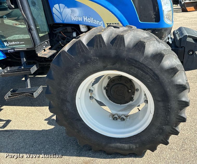 image for item DO1673 2011 New Holland T-5070 MFWD tractor
