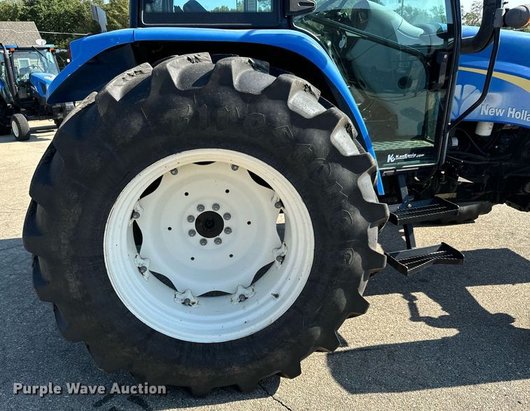 image for item DO1673 2011 New Holland T-5070 MFWD tractor