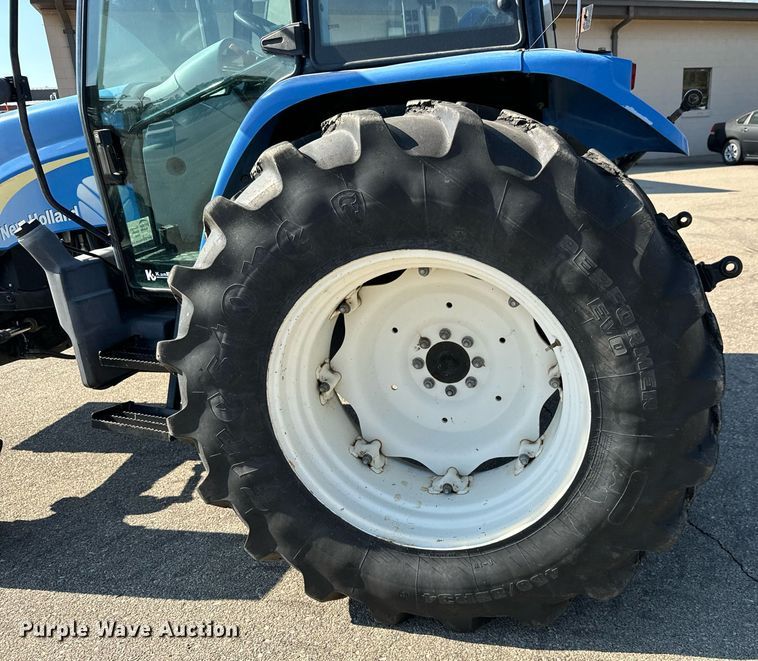 image for item DO1673 2011 New Holland T-5070 MFWD tractor