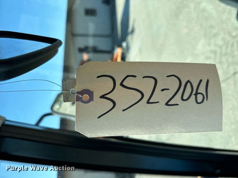 image for item DO1673 2011 New Holland T-5070 MFWD tractor