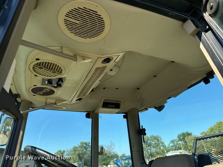 image for item DO1674 2006 John Deere 6415 tractor