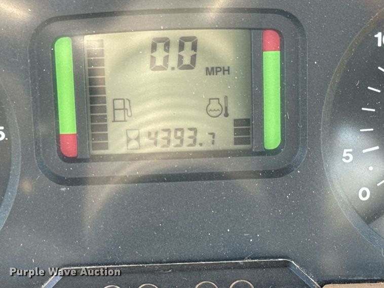 image for item DO1674 2006 John Deere 6415 tractor