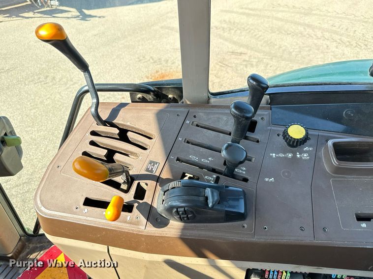 image for item DO1674 2006 John Deere 6415 tractor