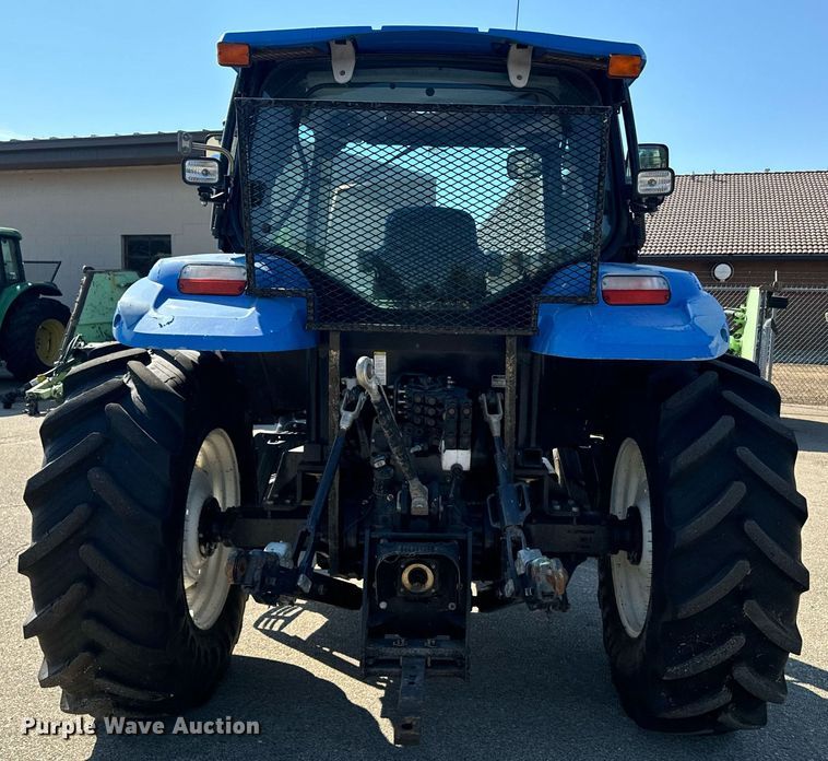 image for item DO1676 2006 New Holland TS-110A tractor
