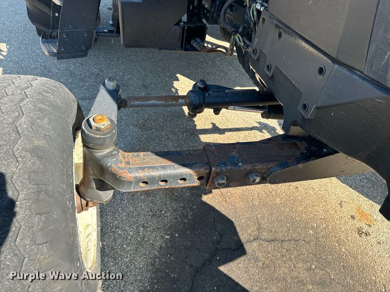 image for item DO1676 2006 New Holland TS-110A tractor