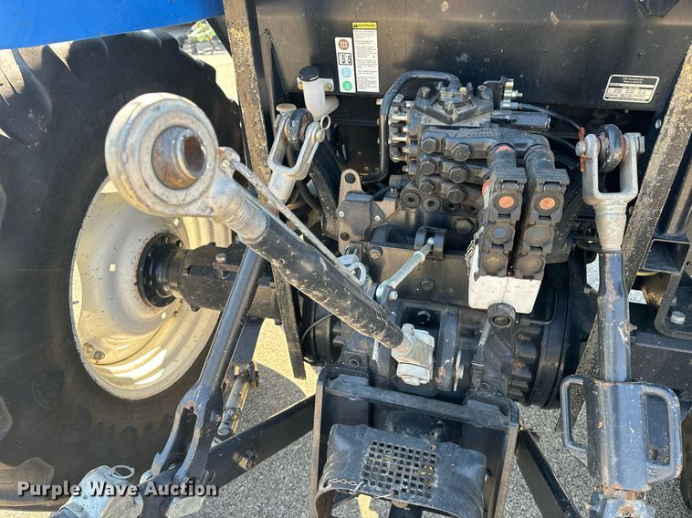image for item DO1676 2006 New Holland TS-110A tractor