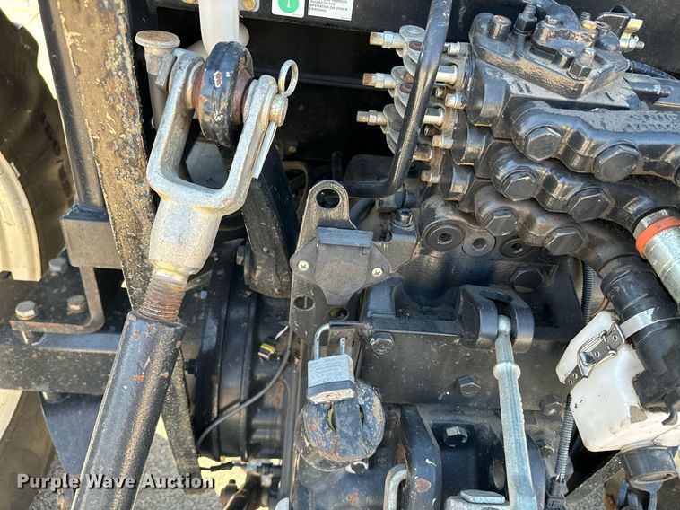 image for item DO1676 2006 New Holland TS-110A tractor