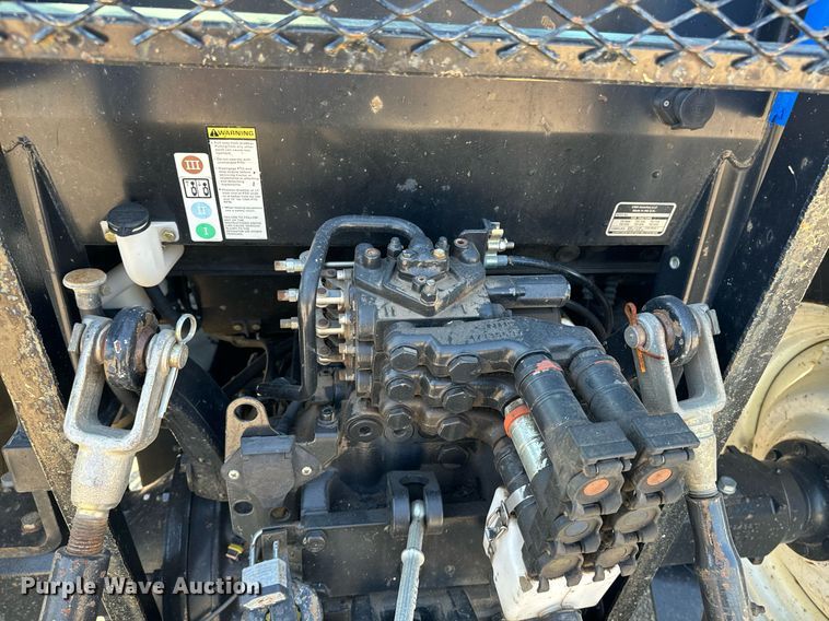 image for item DO1676 2006 New Holland TS-110A tractor