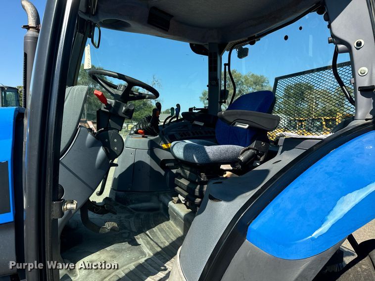 image for item DO1676 2006 New Holland TS-110A tractor