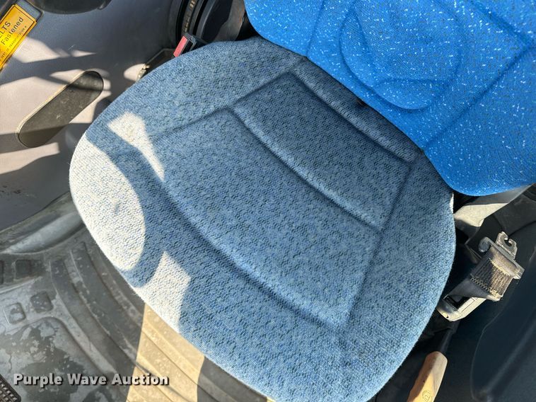 image for item DO1676 2006 New Holland TS-110A tractor