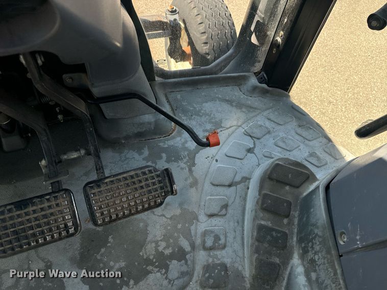 image for item DO1676 2006 New Holland TS-110A tractor