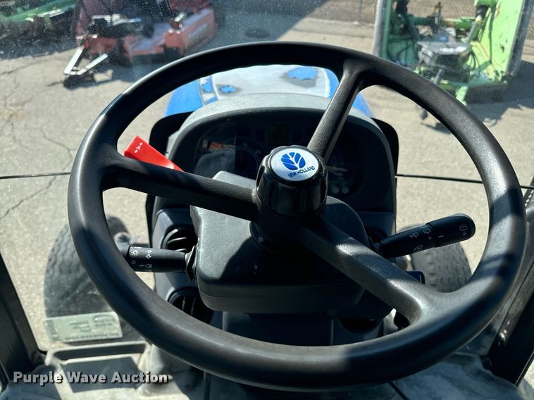 image for item DO1676 2006 New Holland TS-110A tractor