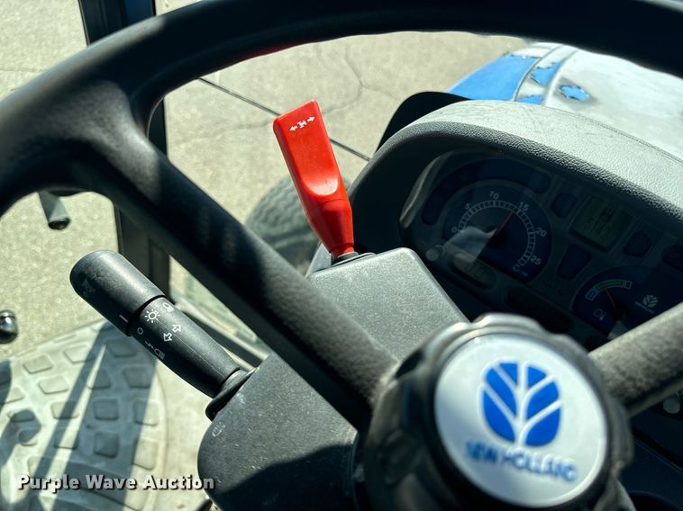 image for item DO1676 2006 New Holland TS-110A tractor